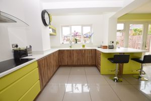 Kitchen/Diner- click for photo gallery